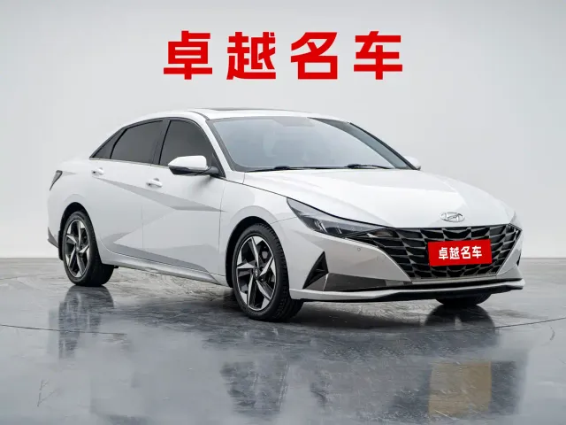 Hyundai Elantra — Фото автомобиля 3