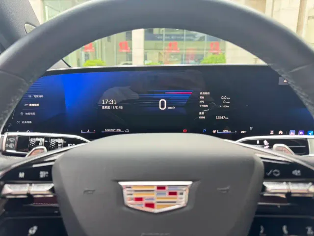 Cadillac XT5 — Фото автомобиля 15