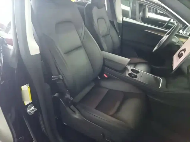 Tesla Model Y — Фото автомобиля 24