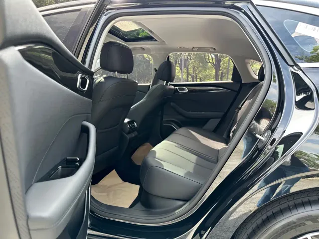 Geely Emgrand — Фото автомобиля 20