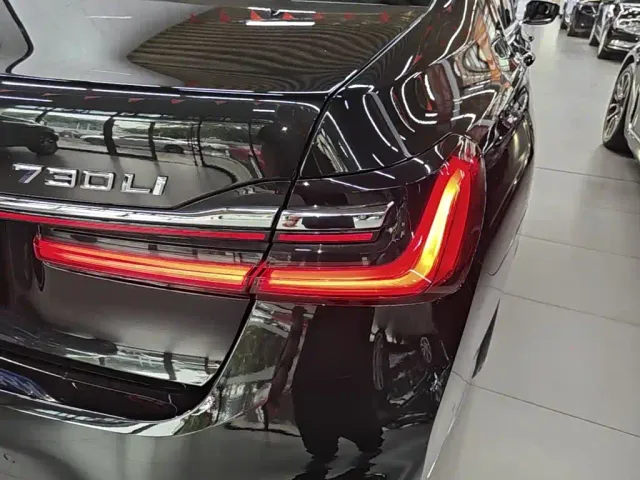 BMW 7 Series — Фото автомобиля 7