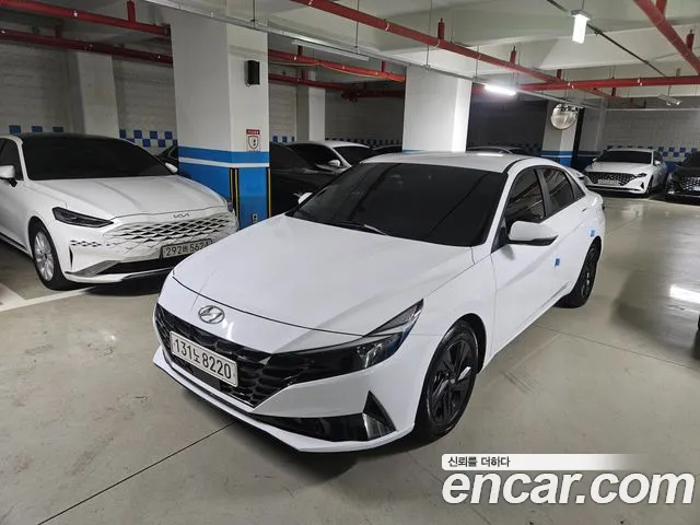 Hyundai AVANTE Avante (CN7) — Фото автомобиля 3