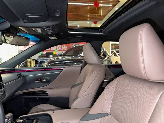 Lexus ES — Фото автомобиля 14