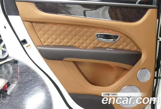 Bentley Bentayga Bentayga — Фото автомобиля 18
