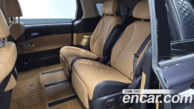 Kia Canival — Фото автомобиля 25