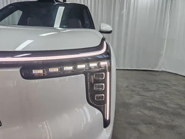 IM Motors LS8 — Фото автомобиля 13