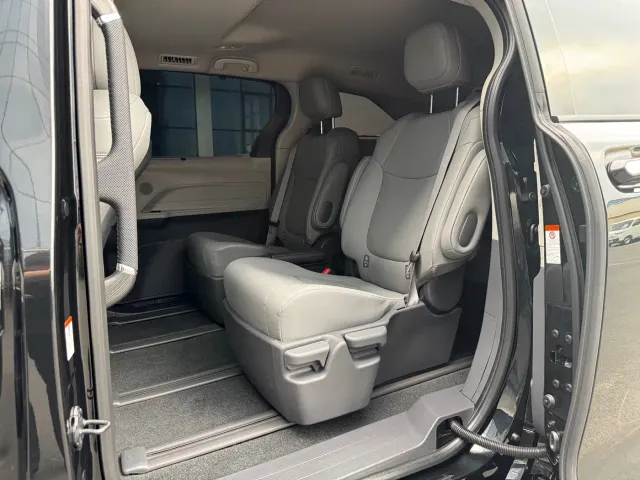 Toyota Granvia — Фото автомобиля 9