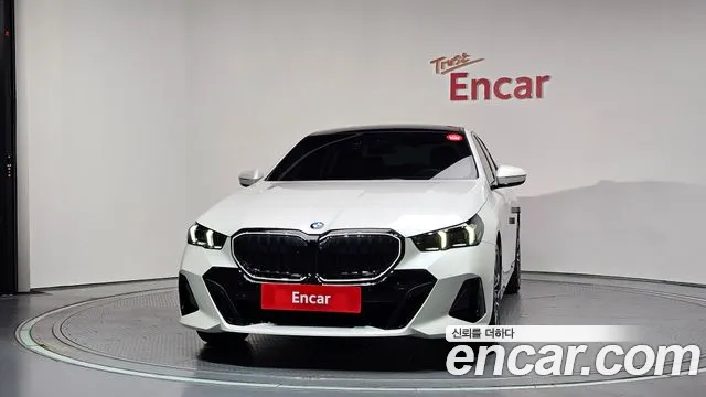 BMW 5-Series — Фото автомобиля 2