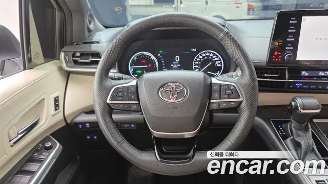 Toyota Sienna — Фото автомобиля 12