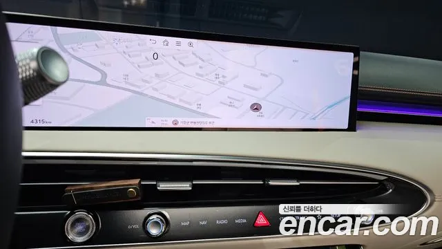 Genesis GV70 2.5T Бензин 2WD — Фото автомобиля 16
