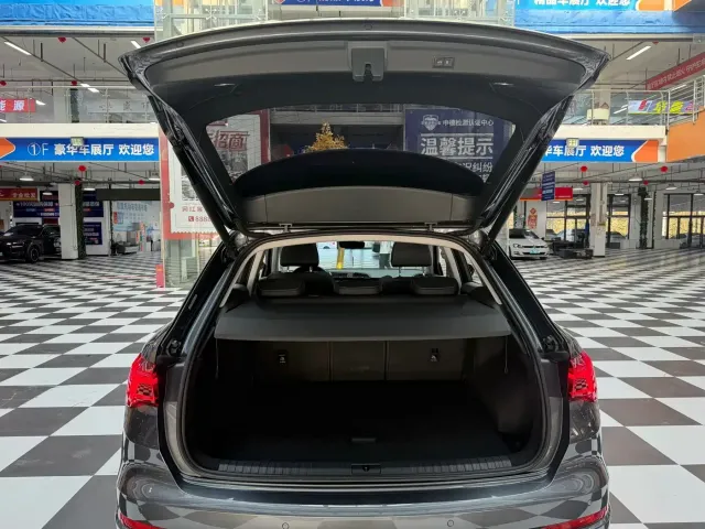 Audi Q3 — Фото автомобиля 8