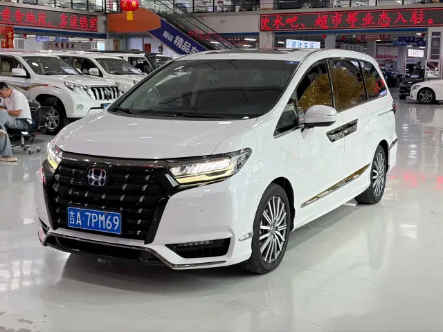 Фотография автомобиля — Honda Elysion