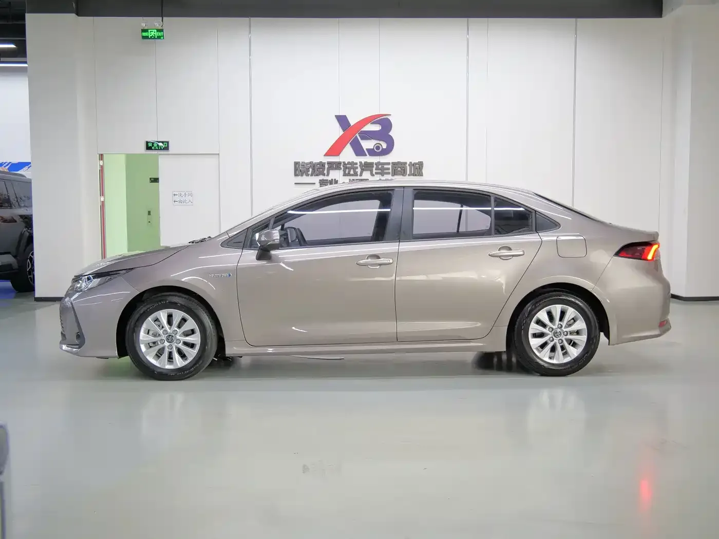 Toyota Corolla 2023 1.8L Smart Hybrid Dual Engine Pioneer Edition — Фото автомобиля 4