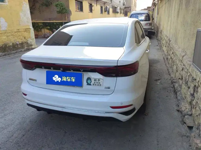 Geely Emgrand — Фото автомобиля 3