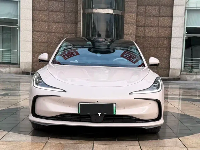 IM Motors L6 — Фото автомобиля 3