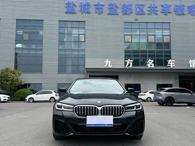 BMW 5 Series — Фото автомобиля 3