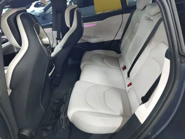 Xiaomi SU7 — Фото автомобиля 16