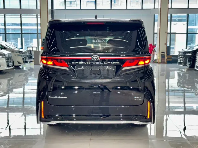 Toyota Vellfire — Фото автомобиля 10