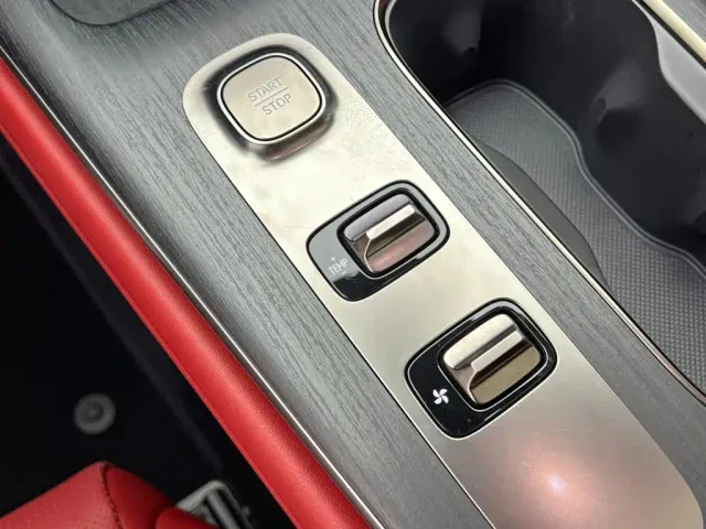 Xiaomi SU7 — Фото автомобиля 19