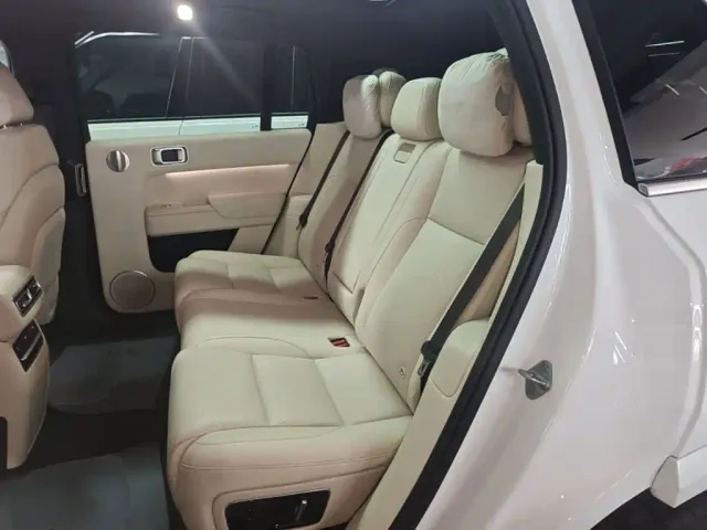 Li Auto L7 — Фото автомобиля 16