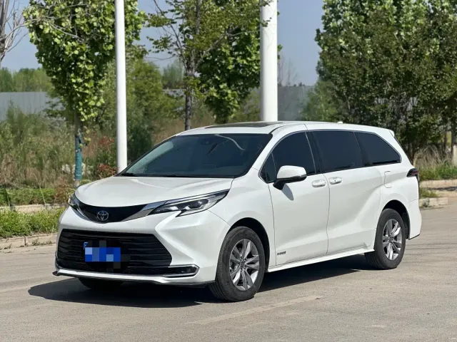 Фотография автомобиля — Toyota Sienna