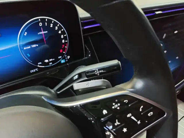 Mercedes-Benz E-Class — Фото автомобиля 13