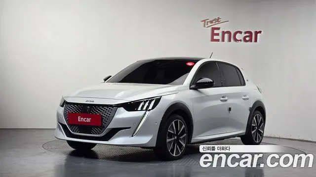 Фотография автомобиля — Peugeot 208 e-208 2nd Gen