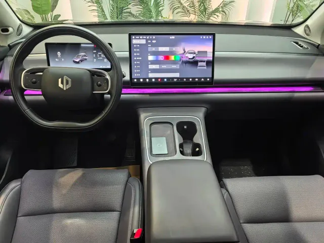 Leapmotor C10 — Фото автомобиля 8