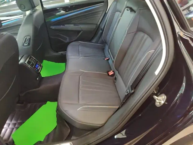 Volkswagen Passat — Фото автомобиля 16