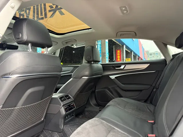 Audi A7L — Фото автомобиля 14