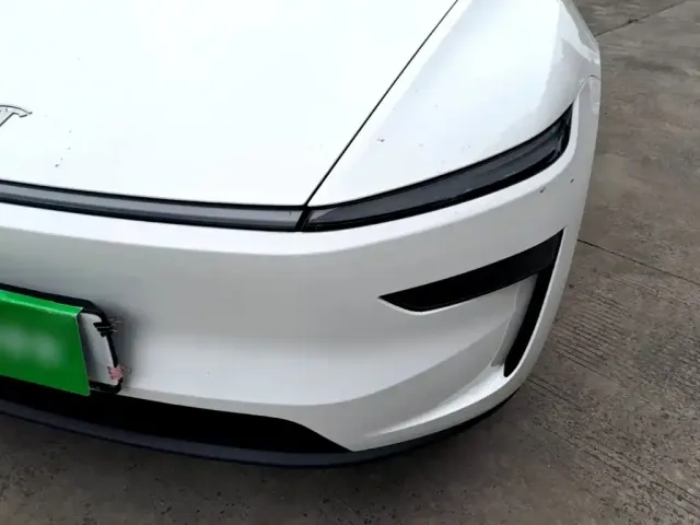 Tesla Model Y — Фото автомобиля 23