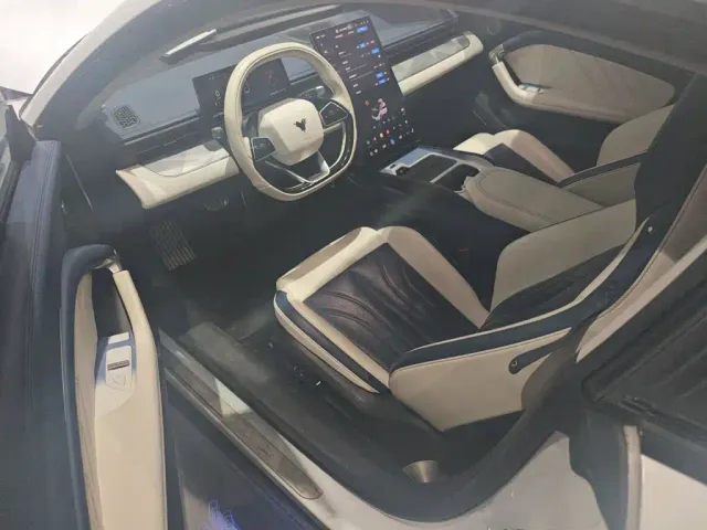 Hozon Neta GT — Фото автомобиля 17
