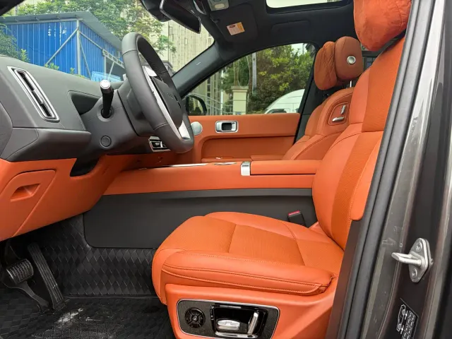 Li Auto L7 — Фото автомобиля 7