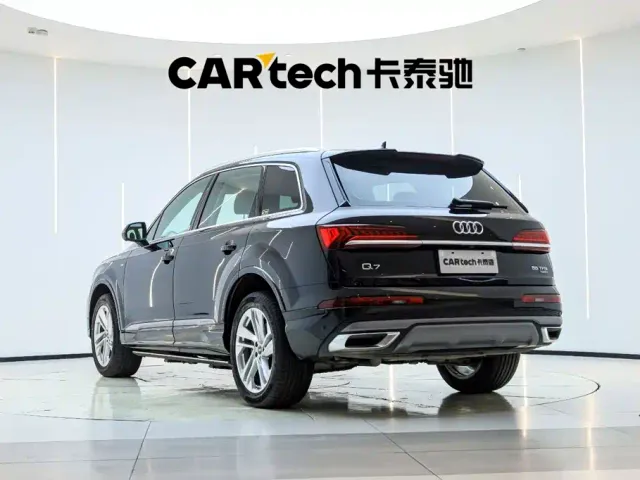 Audi Q7 — Фото автомобиля 8