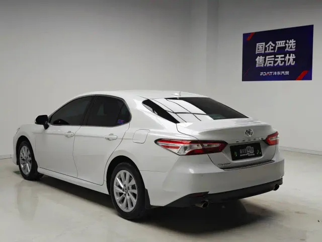 Toyota Camry — Фото автомобиля 6