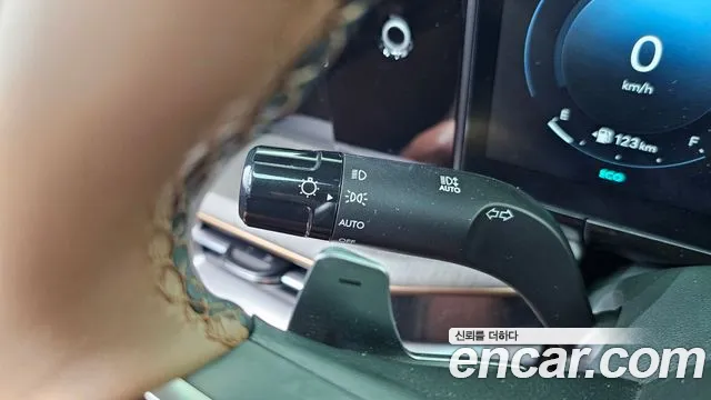 Hyundai Grandeur Grandeur (GN7) 2.5 Бензин 2WD — Фото автомобиля 28