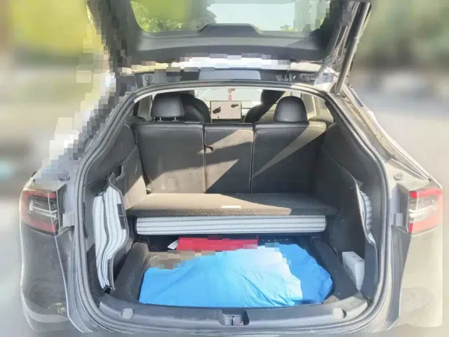 Tesla Model Y — Фото автомобиля 5