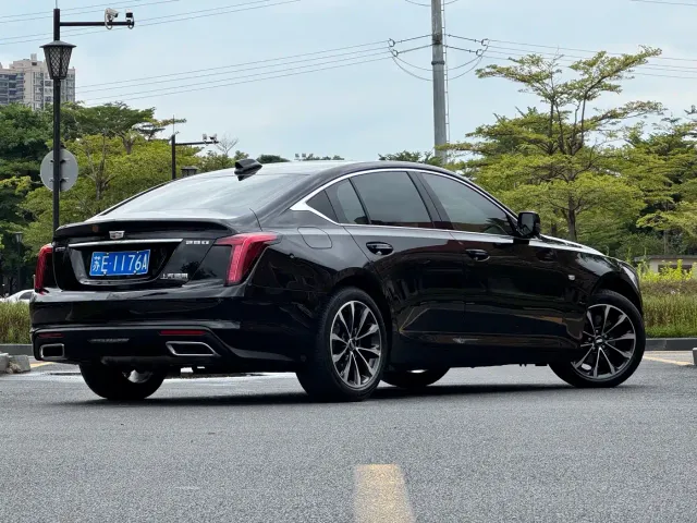 Cadillac CT5 — Фото автомобиля 3