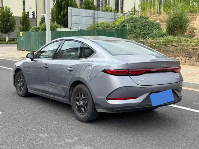 BYD Qin PLUS — Фото автомобиля 9
