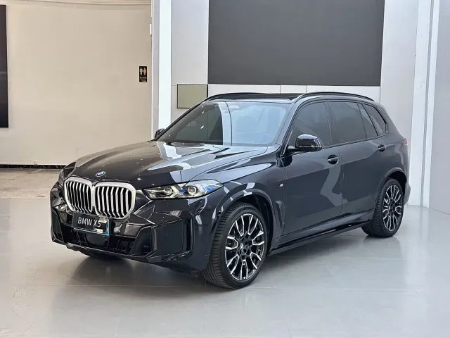 Фотография автомобиля — BMW X5