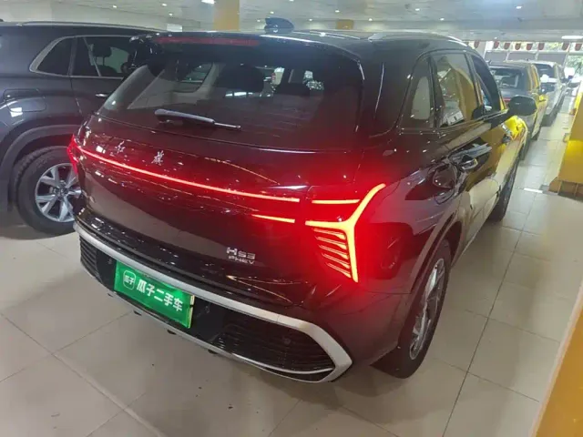 Hongqi HS3 PHEV — Фото автомобиля 6