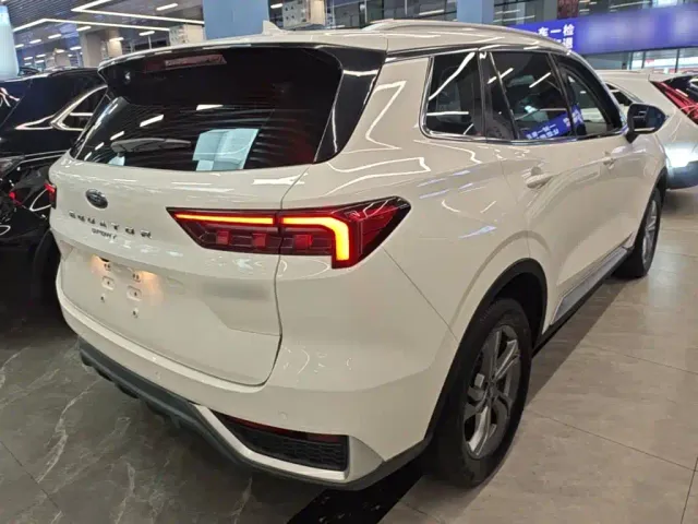 Ford Lingrui — Фото автомобиля 6