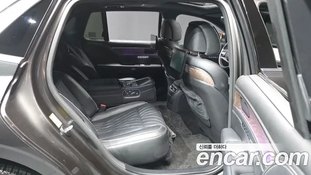 Genesis G90 Бензин 3.5 турбо AWD — Фото автомобиля 9