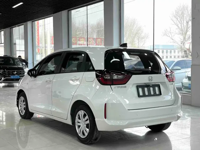 Honda Fit — Фото автомобиля 11