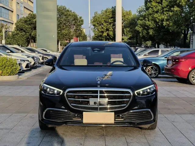 Mercedes-Benz S-Class — Фото автомобиля 3
