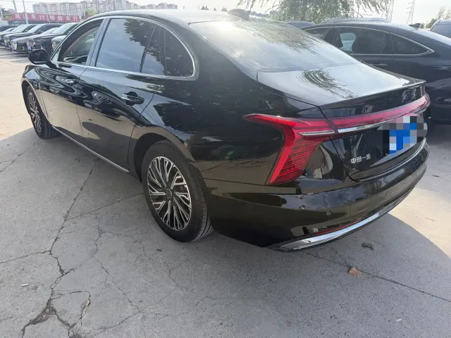 Hongqi H5 — Фото автомобиля 4