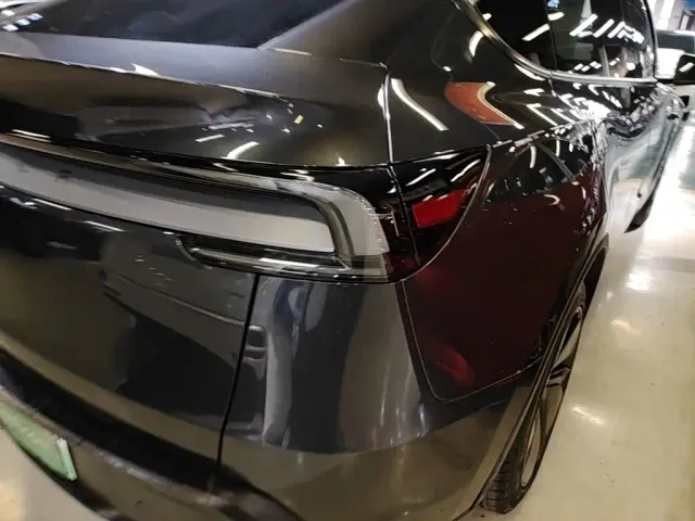 Tesla Model Y — Фото автомобиля 7