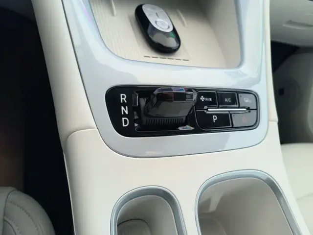 Geely Starry Wish — Фото автомобиля 13