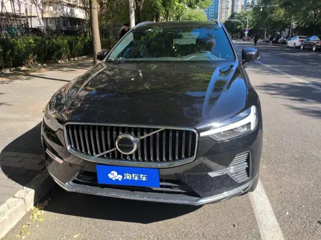 Volvo XC60 — Фото автомобиля 2