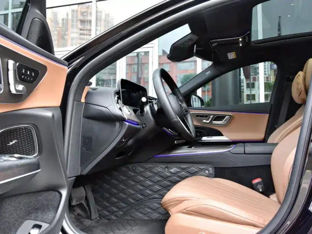 Mercedes-Benz E-Class — Фото автомобиля 18